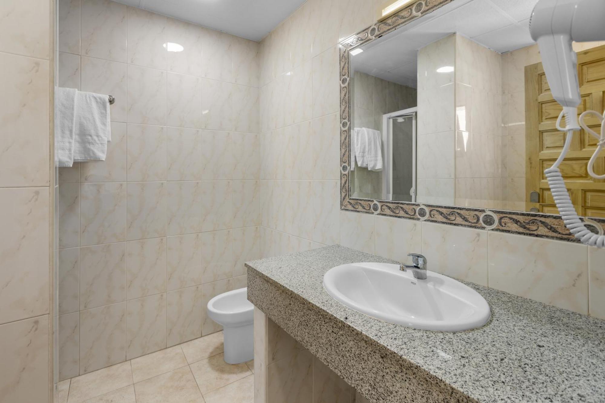 Vas Malaga Ciudad Hotel Eksteriør billede